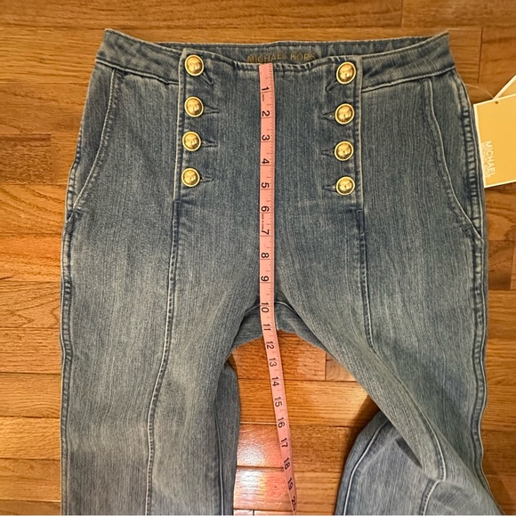 Stylish Blue Flare Jeans with Button Detail - Picture 5 of 6